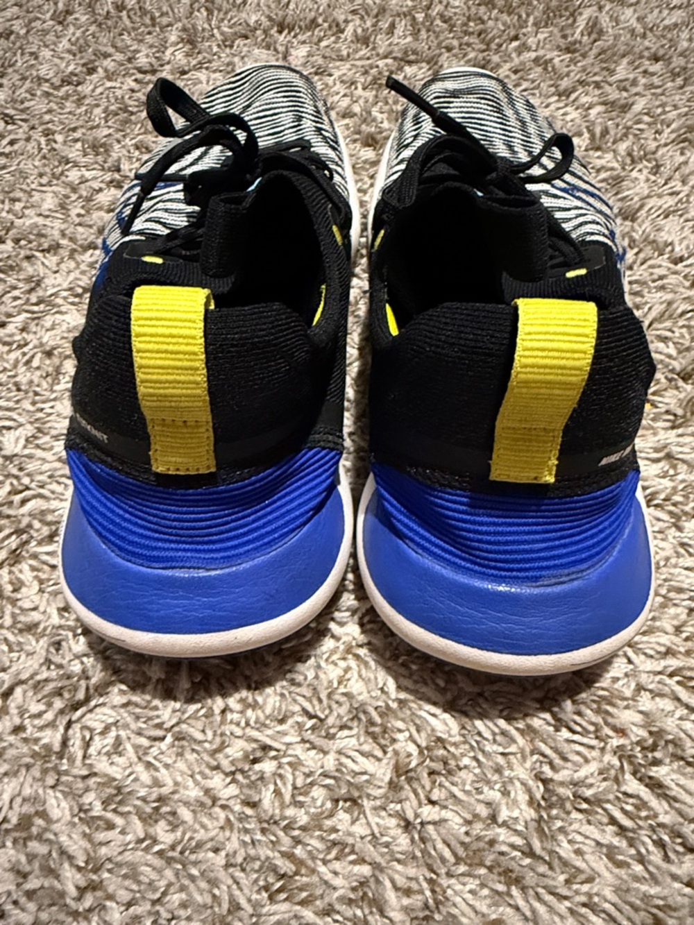 Nike Flyknit Free Running - Picture 5 of 5